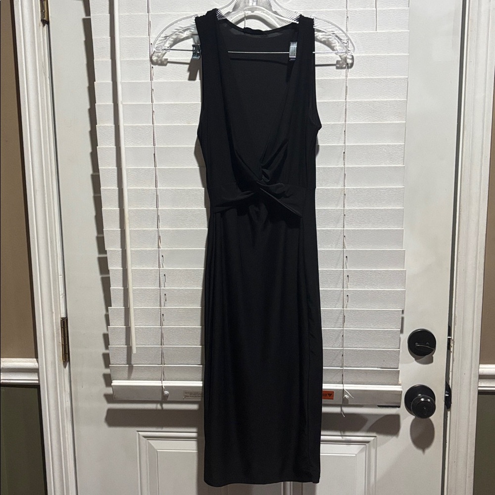 21 Saints Elegant Black Sleeveless Dress